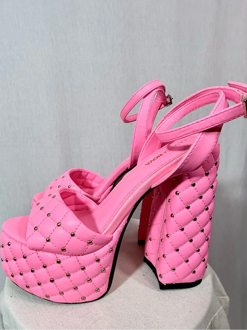 DollsKill Lanzi size 9 Pink Platform Heels by lemon drop by privileged